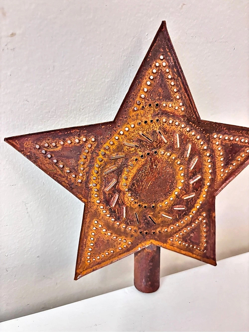 Rustic Metal Star Decor Brown